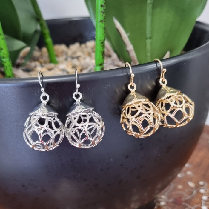 Baroque Short Wire Ball Earrings