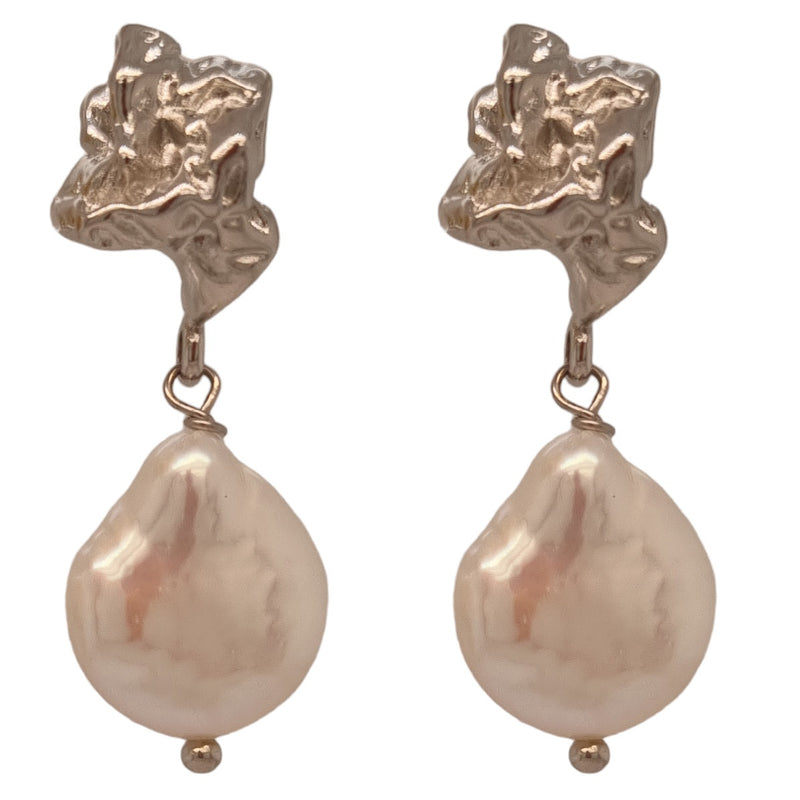 Melea Freshwater Pearl Keshi stud Earring