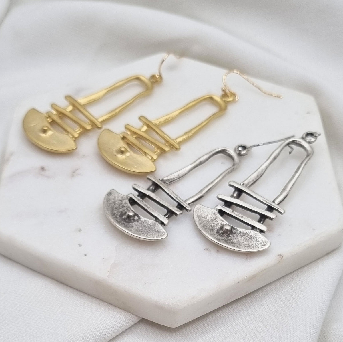 Azal Long Ladder Matt Gold or Silver Earring