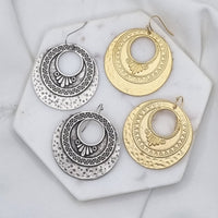 Azal Hollow Round matt gold or silver Earrings