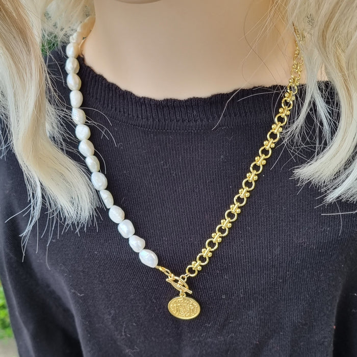 Nyla Chain & Baroque Freshwater Pearl Necklace