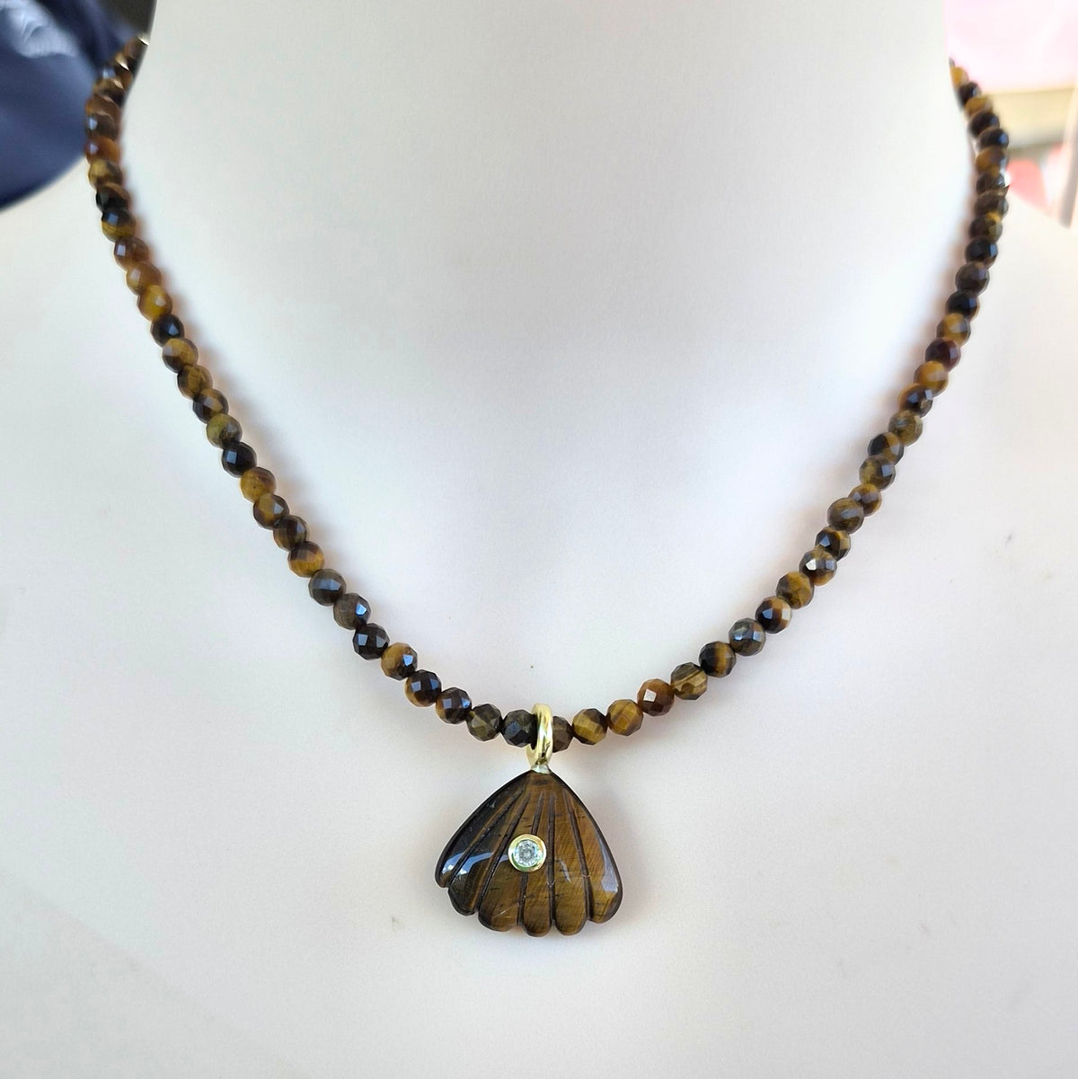 Aurevella Tiger Eye Necklace with Tiger Eye Pendant