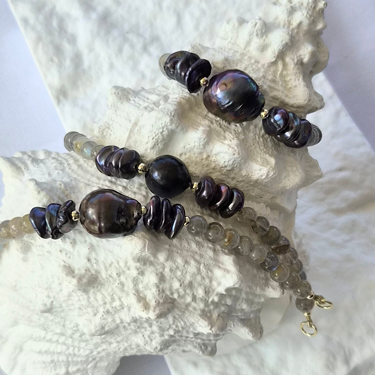 Averelle Grey Pearl with Labradorite Bracelet