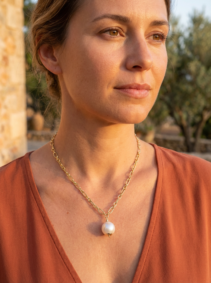 Han Large Baroque round Freshwater Pearl on Toggle Chain Necklace