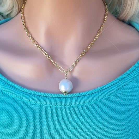 Han Large Baroque round Freshwater Pearl on Toggle Chain Necklace