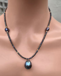 Lustrous Grey Freshwater Pearl Pendant Necklace