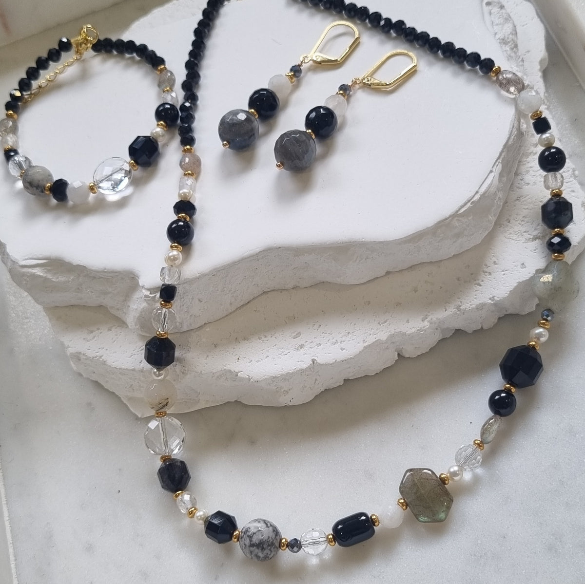 Mariposa Earrings, Necklace and bracelet Black-Labradorite, Onyx, Moonstone and Terahertz