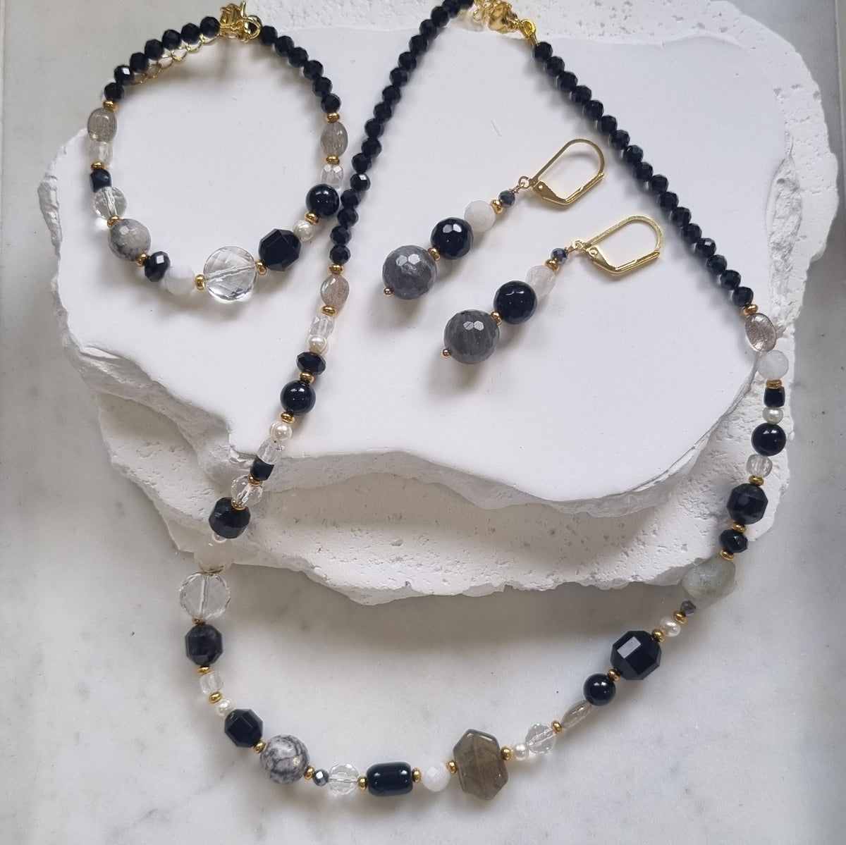 Mariposa Earrings, Necklace and bracelet Black-Labradorite, Onyx, Moonstone and Terahertz