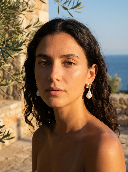 Melea Freshwater Pearl Keshi stud Earring