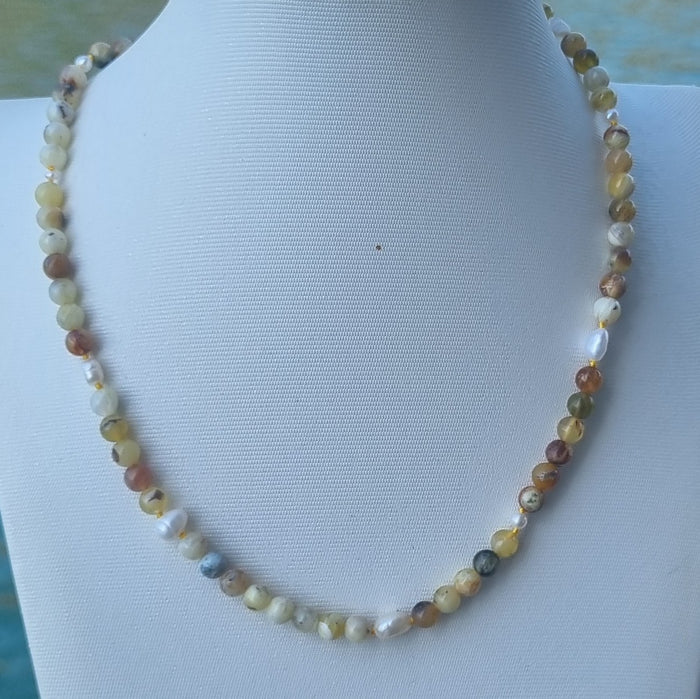 Sugerloaf Pearl Necklace in Yellow Opal