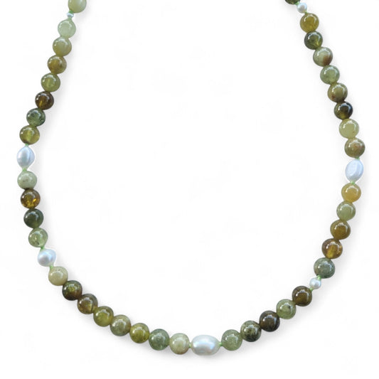 Sugerloaf Pearl Necklace in Green Garnet