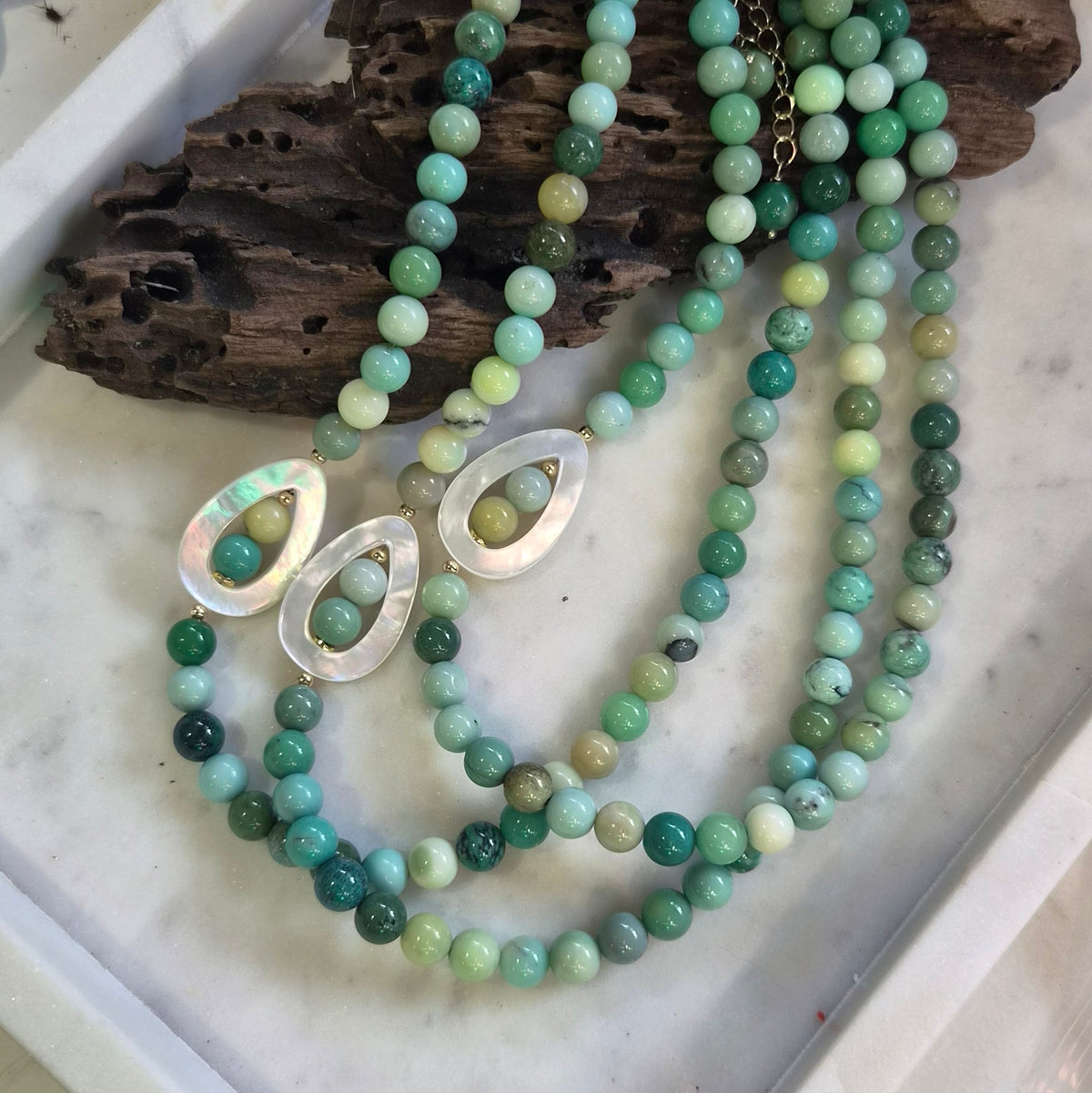 Veridis Green Grass Agate and Mother of Pearl Necklace