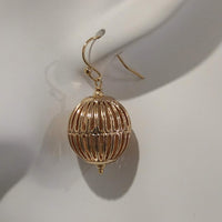 Amelia round gold earrings