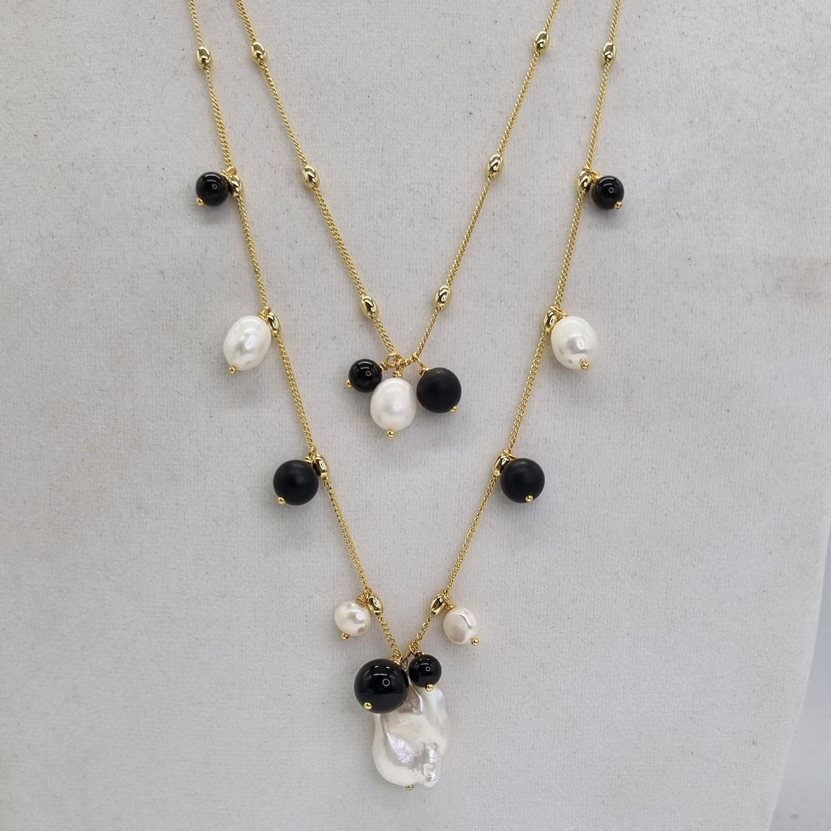 Glamour Double Layer Necklace with Onyx and Freshwater Pearls