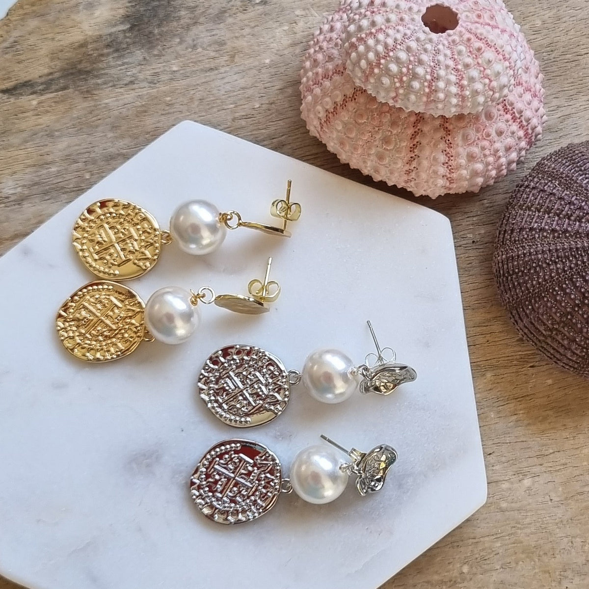 Praia Shell Pearl Coin Earrings