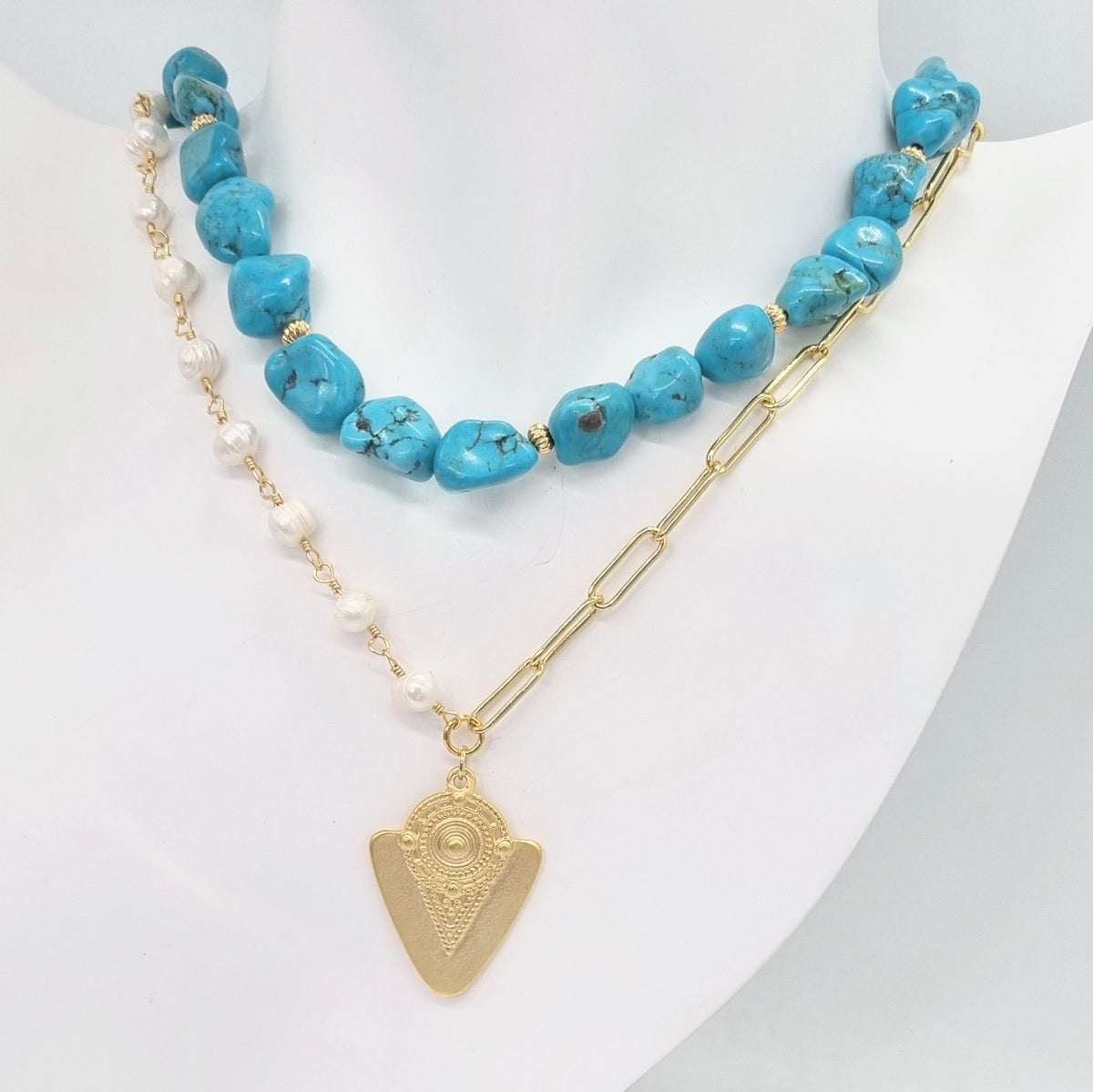 Aza Necklace Turquoise Mangesite