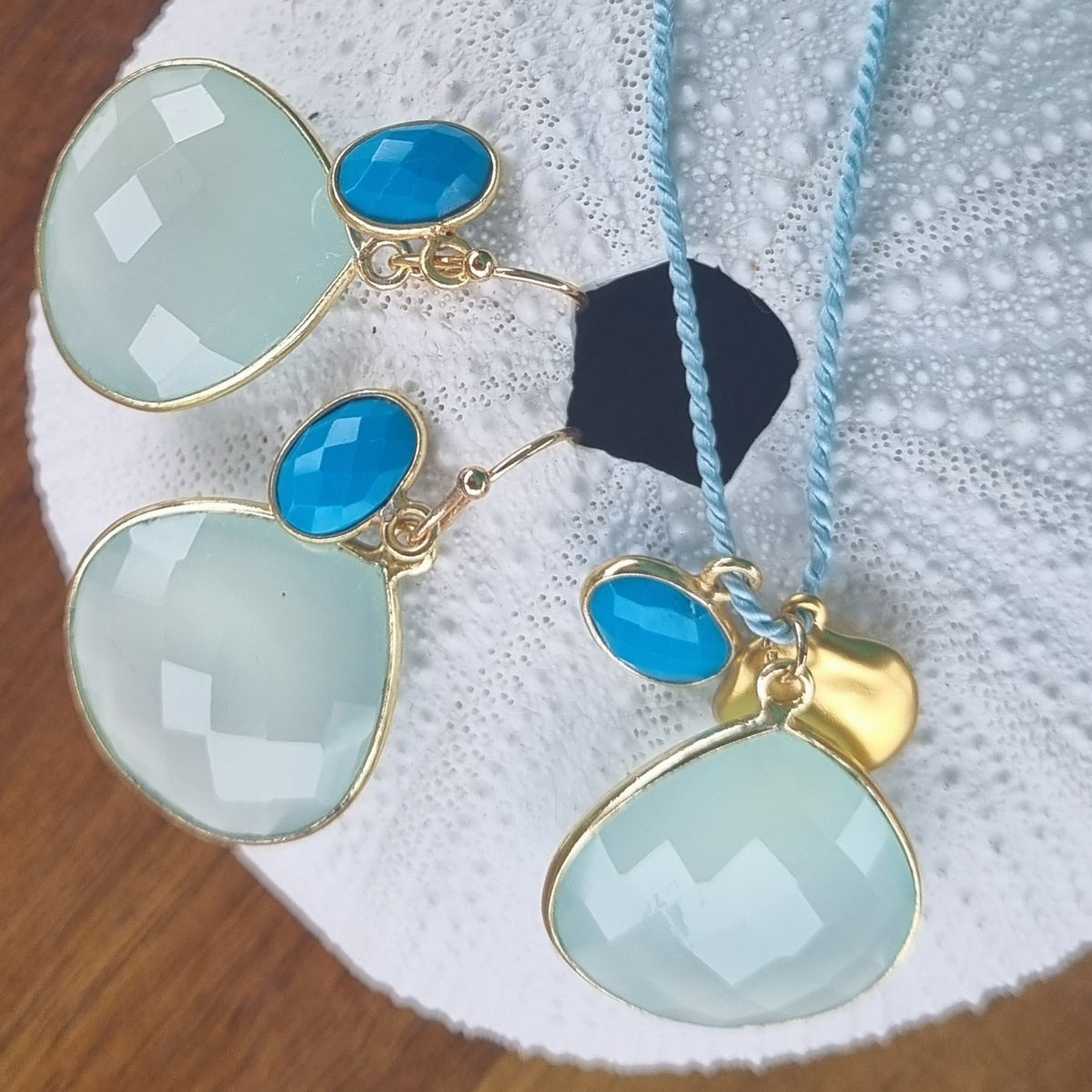 Gemma Silk Teardrop Chalcedony Necklace and earrings blue