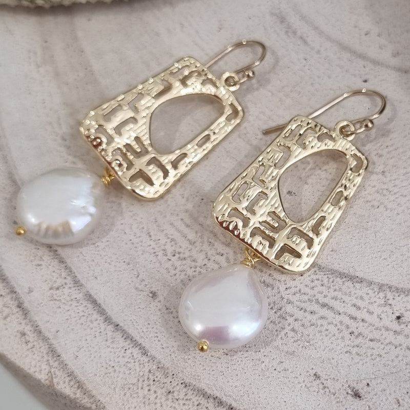 Golden Window Pearl Earrings