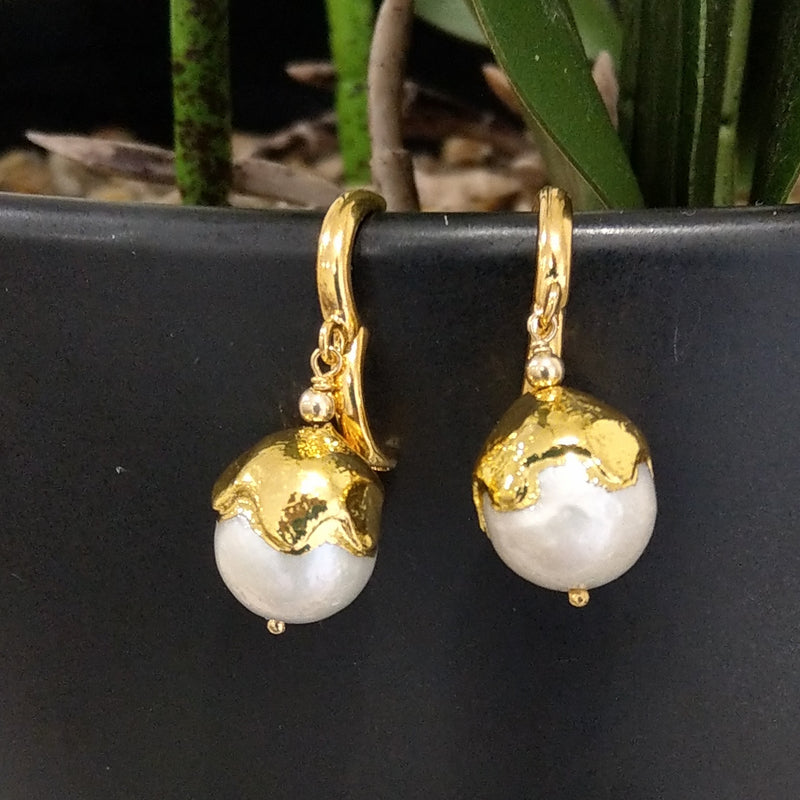 Gelato Baroque Freshwater Pearl hoop Gold Earring