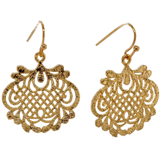 Inspired by the bold beauty of Australia’s native flower, the Waratah-shaped drop gold earrings are a striking statement of natural elegance. Crafted in a detailed floral silhouette, these earrings feature graceful petal-like curves that catch the light with every movement. Their warm gold finish adds a touch of luxury, making them perfect for adding a distinctive, nature-inspired accent to any outfit. Lightweight yet eye-catching, they blend botanical charm with modern sophistication.